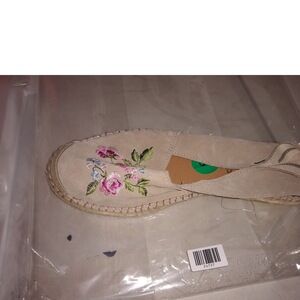 FABIOLAS Suede Flower Embroidery Espadrilles